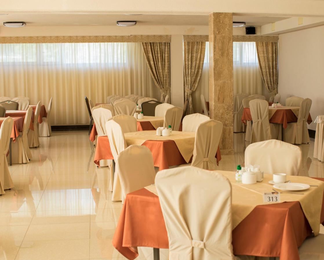Tsaghkahovit Hotel Цахкадзор Екстериор снимка