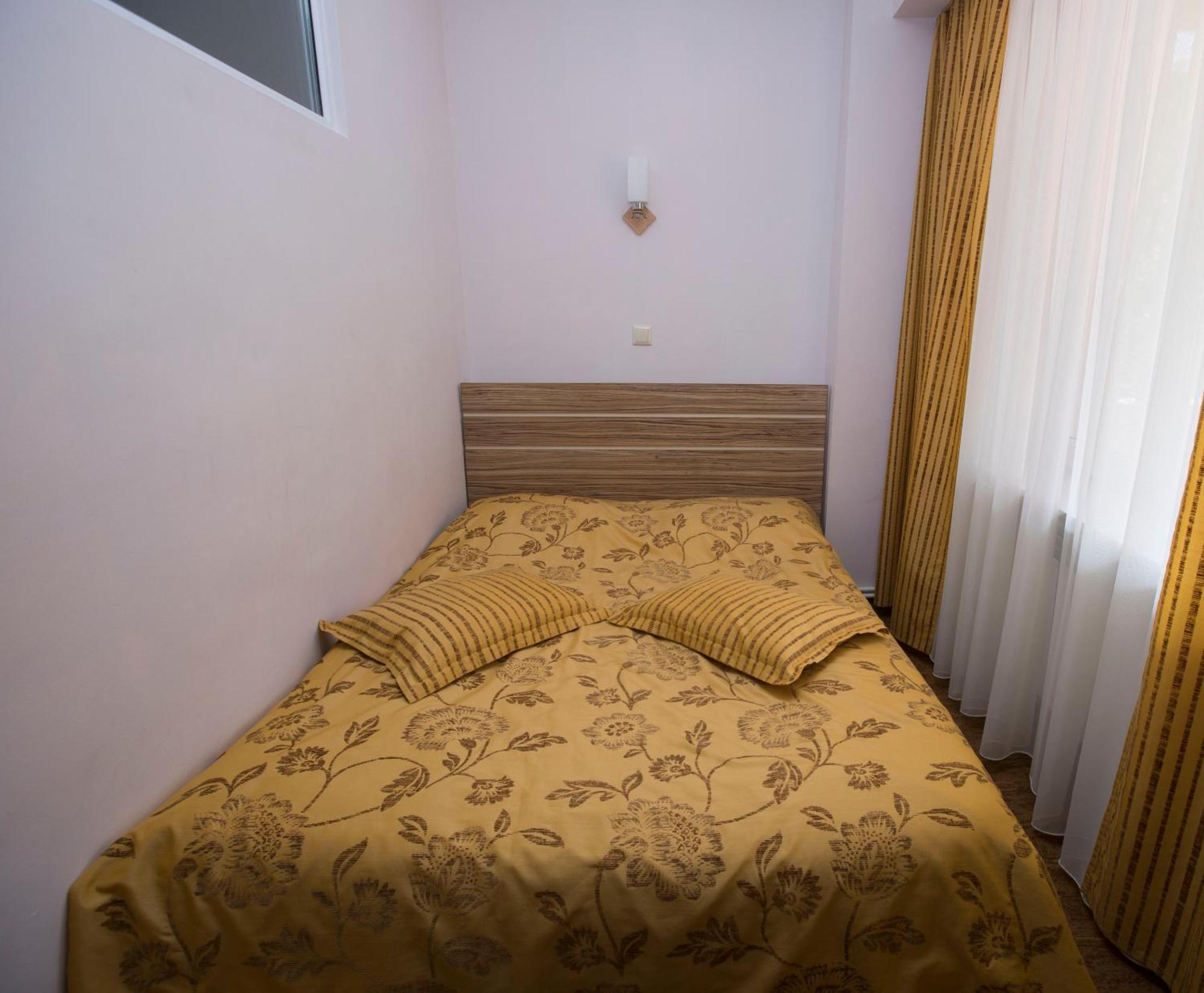 Tsaghkahovit Hotel Цахкадзор Екстериор снимка