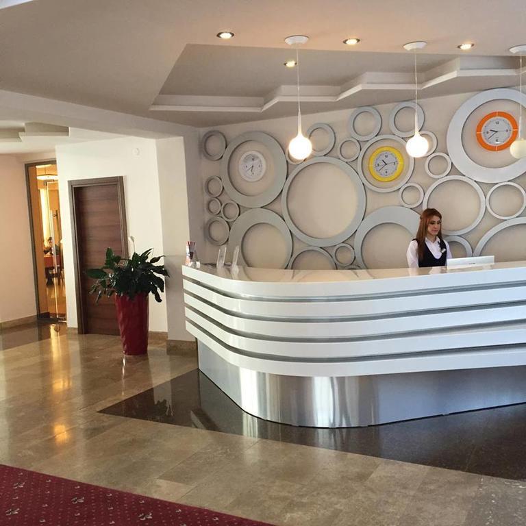 Tsaghkahovit Hotel Цахкадзор Екстериор снимка