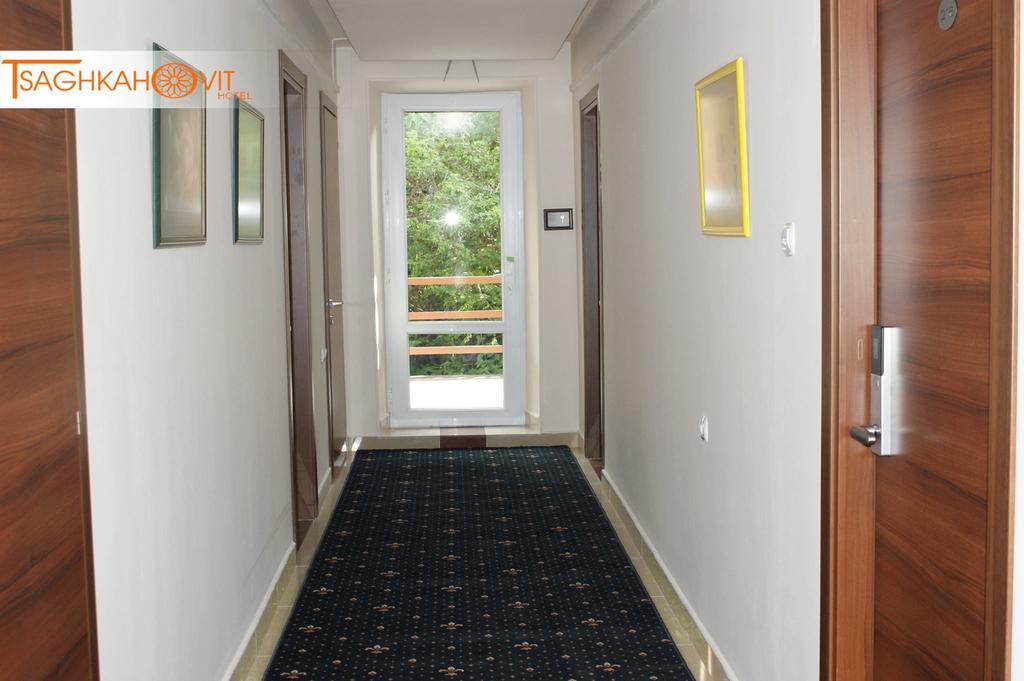 Tsaghkahovit Hotel Цахкадзор Екстериор снимка